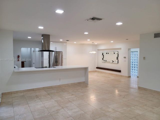 Home for rent at 2040 NE 197th Ter - photo 7443419