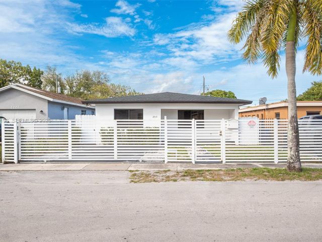 Home for sale at 2221 Charleston St - photo 7443763