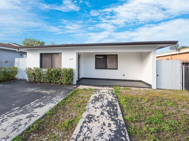 Home for sale at 2221 Charleston St - photo 7443764