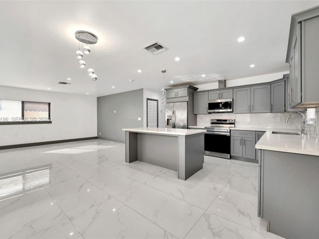 Home for sale at 2221 Charleston St - photo 7443780