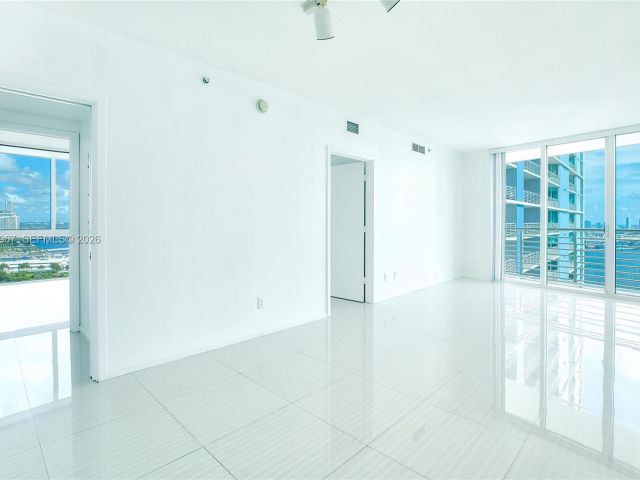 Apartment for rent  Unit #2726 - photo 7447514