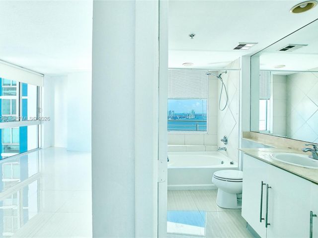 Apartment for rent  Unit #2726 - photo 7447530