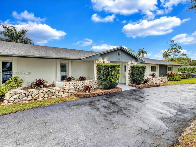 Home for sale at 3211 Calle Largo Dr - photo 7445752