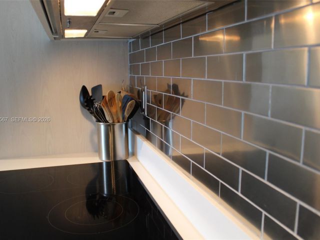 Apartment for sale  Unit #2705 - photo 7447872