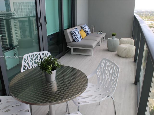 Apartment for sale  Unit #2705 - photo 7447882