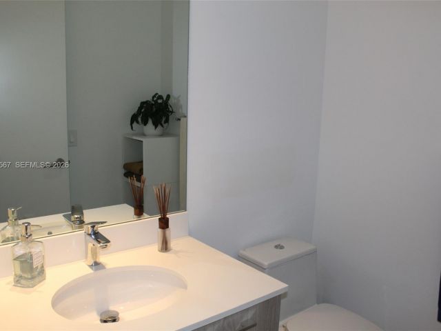 Apartment for sale  Unit #2705 - photo 7447885