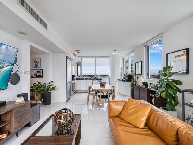 Apartment for rent  Unit #2710 - photo 7447492