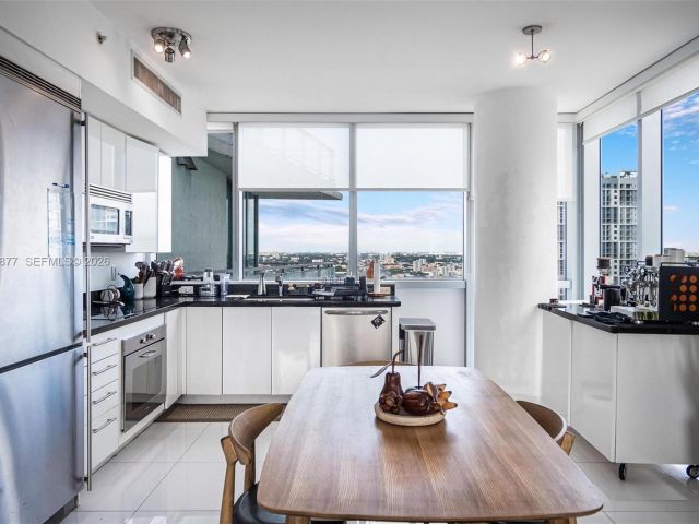 Apartment for rent  Unit #2710 - photo 7447497