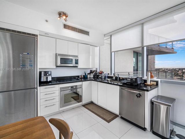 Apartment for rent  Unit #2710 - photo 7447498