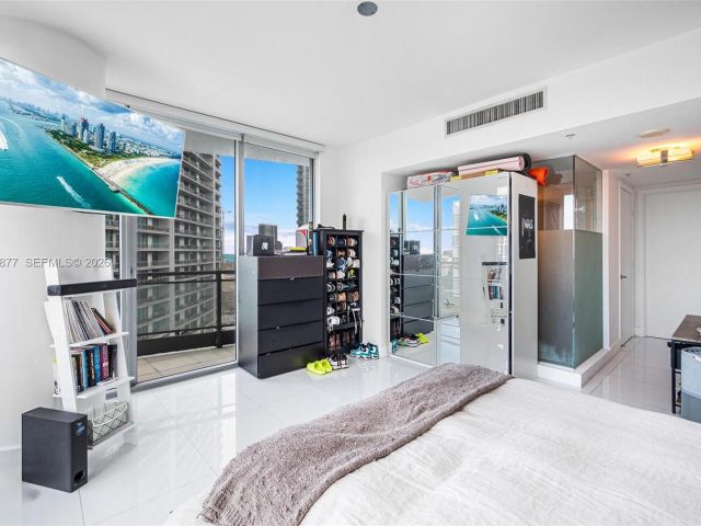 Apartment for rent  Unit #2710 - photo 7447503