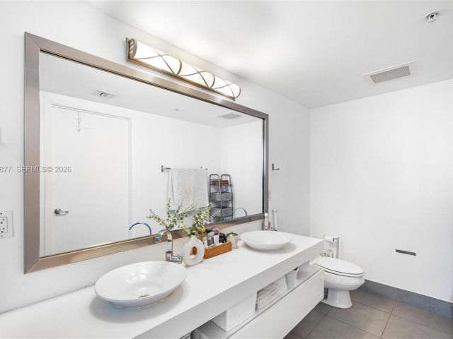 Apartment for rent  Unit #2710 - photo 7447504