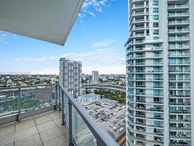 Apartment for rent  Unit #2710 - photo 7447505