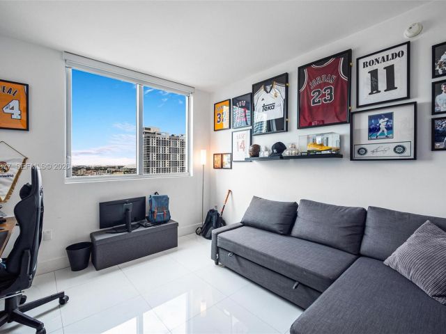 Apartment for rent  Unit #2710 - photo 7447507