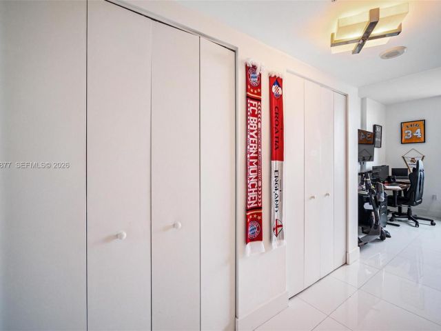 Apartment for rent  Unit #2710 - photo 7447509