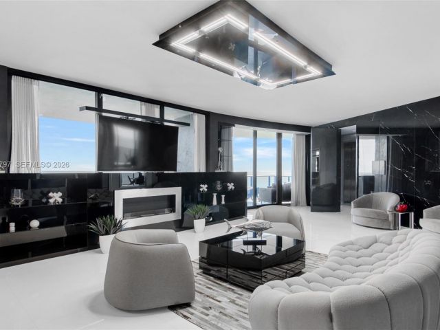 Apartment for rent  Unit #1605 - photo 7447927