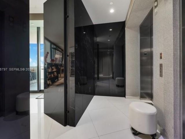 Apartment for rent  Unit #1605 - photo 7447930