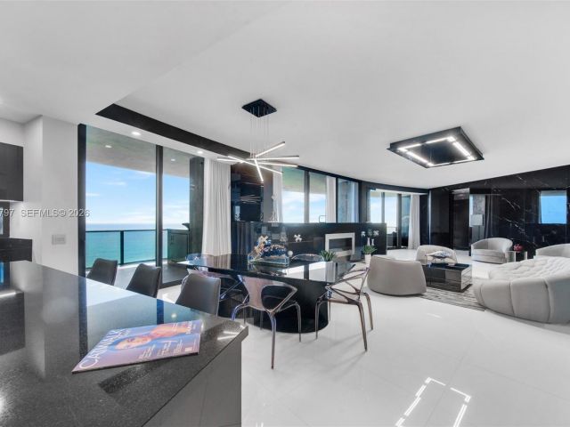 Apartment for rent  Unit #1605 - photo 7447933