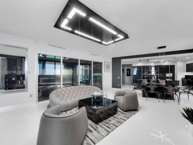 Apartment for rent  Unit #1605 - photo 7447934