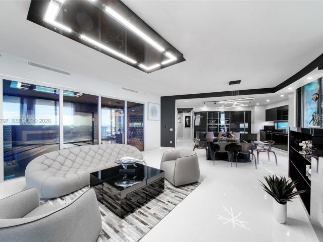 Apartment for rent  Unit #1605 - photo 7447938