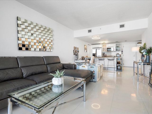 Apartment for rent  Unit #3407 - photo 7446841