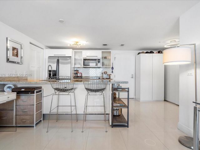 Apartment for rent  Unit #3407 - photo 7446850