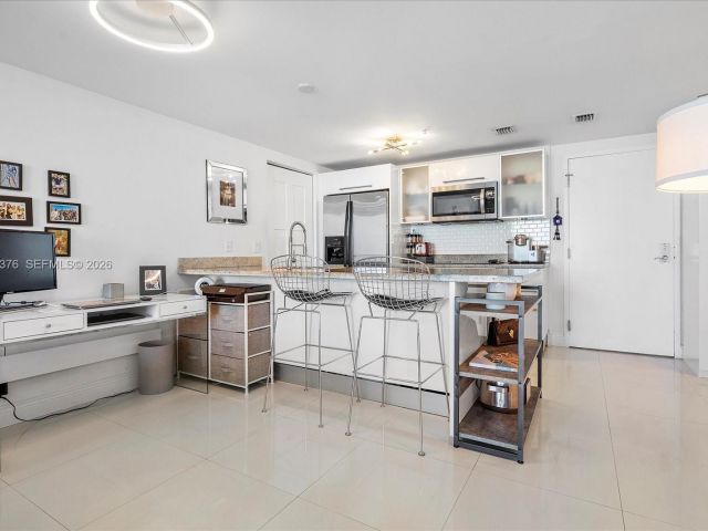 Apartment for rent  Unit #3407 - photo 7446852