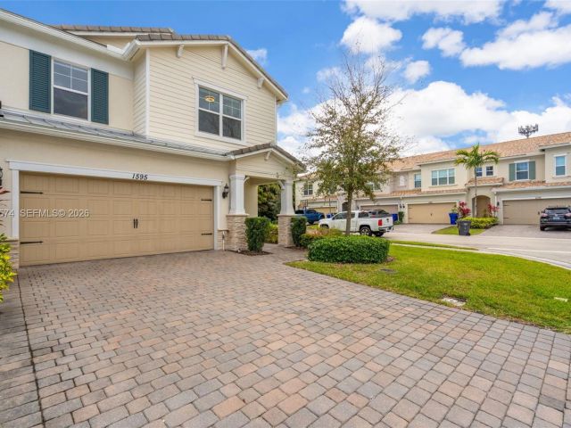 Home for rent at 1595 Evergreen Ter - photo 7473890