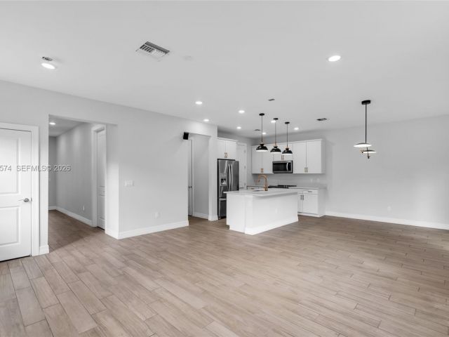 Home for rent at 1595 Evergreen Ter - photo 7473893