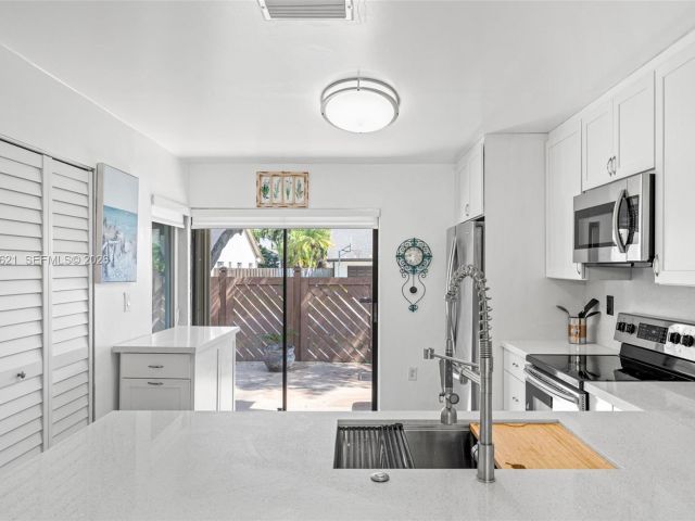 Home for rent at 9439 SW 123rd Ave Ct 9439 - photo 7445620