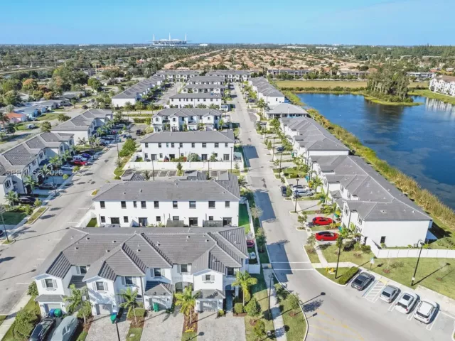 Home for sale at 20394 NW 4th Ct 20394 - photo 7445311