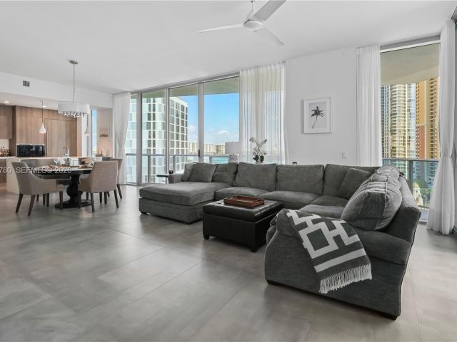 Apartment for rent  Unit #1205 - photo 7507539