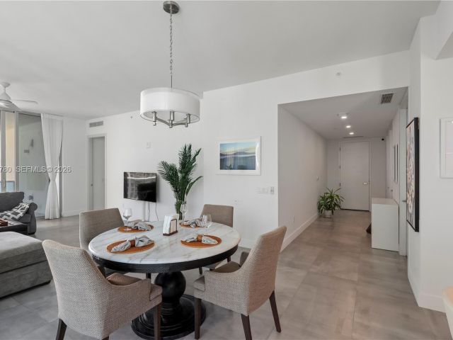 Apartment for rent  Unit #1205 - photo 7507541