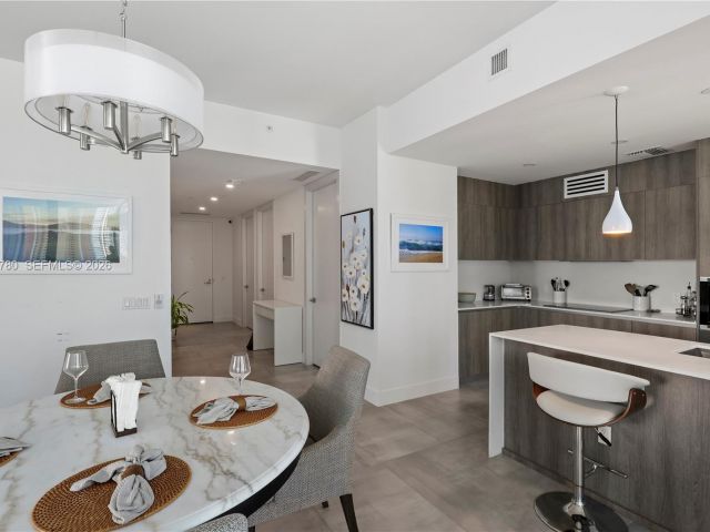 Apartment for rent  Unit #1205 - photo 7507544