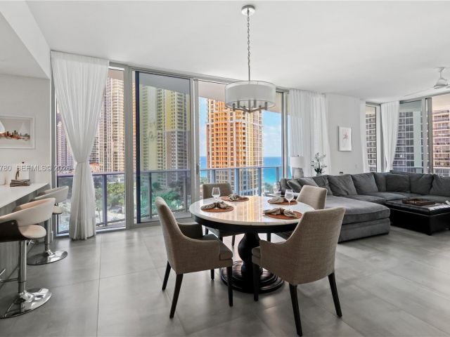 Apartment for rent  Unit #1205 - photo 7507546