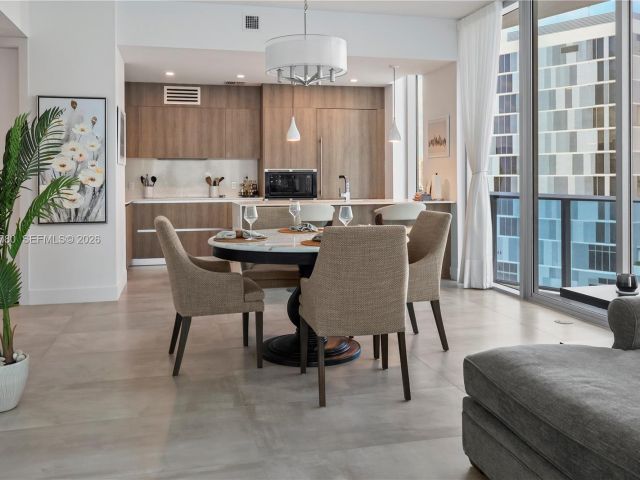 Apartment for rent  Unit #1205 - photo 7507553