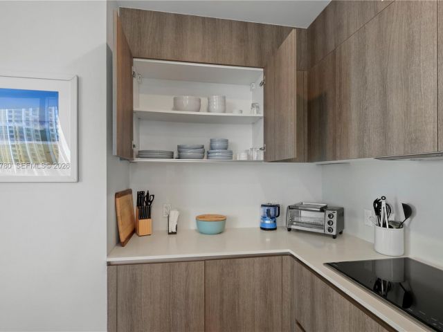 Apartment for rent  Unit #1205 - photo 7507555