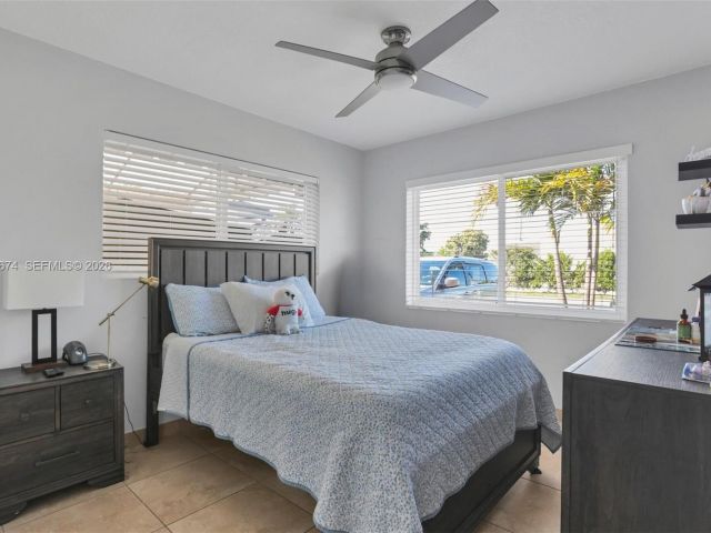 Home for sale at 1901 SW 90th Ave - photo 7449121