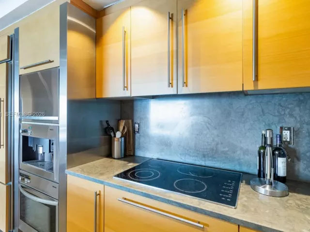 3-bedroom condo for rent in Miami Beach - 450 Alton Rd 3703 - MondialRealty