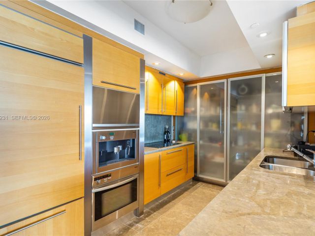 Apartment for rent  Unit #3703 - photo 7446534