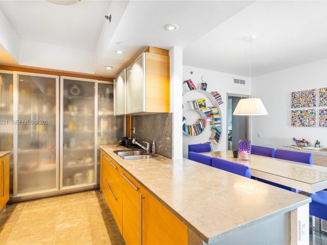 Apartment for rent  Unit #3703 - photo 7446536