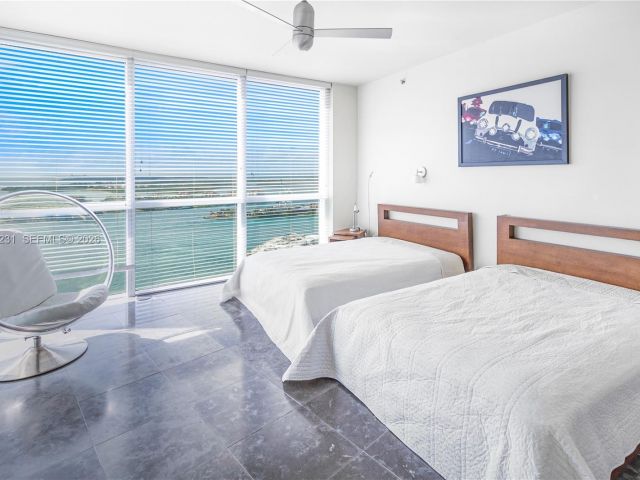 Apartment for rent  Unit #3703 - photo 7446544