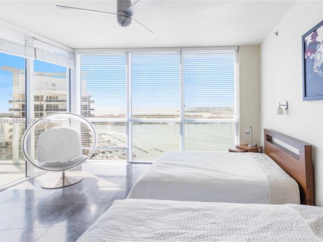 Apartment for rent  Unit #3703 - photo 7446545