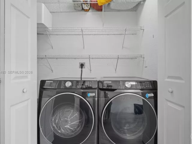 3-bedroom home for sale in Doral - 5725 NW 114th Path 114 - MondialRealty