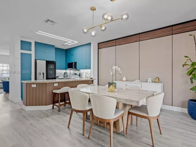 3-bedroom home for sale in Doral - 5725 NW 114th Path 114 - MondialRealty