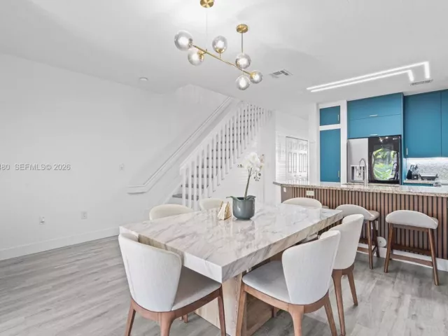 3-bedroom home for sale in Doral - 5725 NW 114th Path 114 - MondialRealty