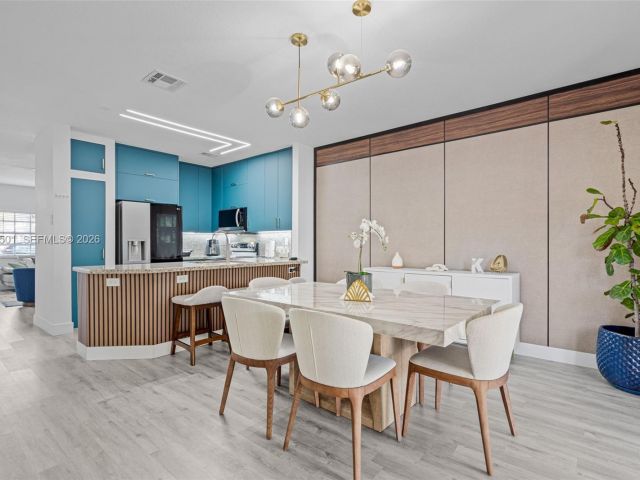 Home for rent at 5725 NW 114th Path 114 - photo 7445811