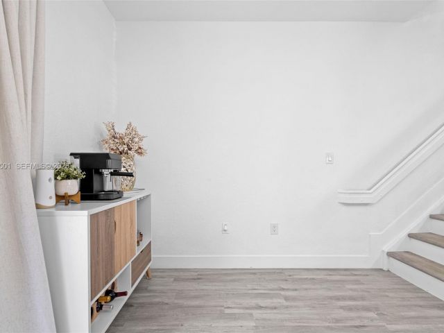 Home for rent at 5725 NW 114th Path 114 - photo 7445818