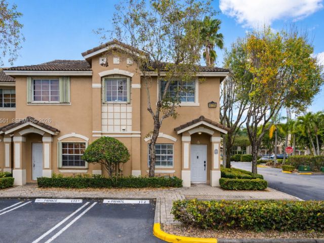 Home for rent at 5725 NW 114th Path 114 - photo 7445826