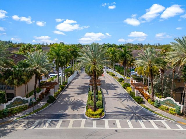 Home for rent at 5725 NW 114th Path 114 - photo 7445830