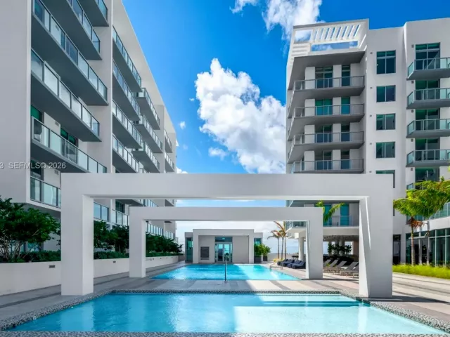 1-bedroom condo for sale in Miami - 3900 Biscayne Blvd S-218 - MondialRealty